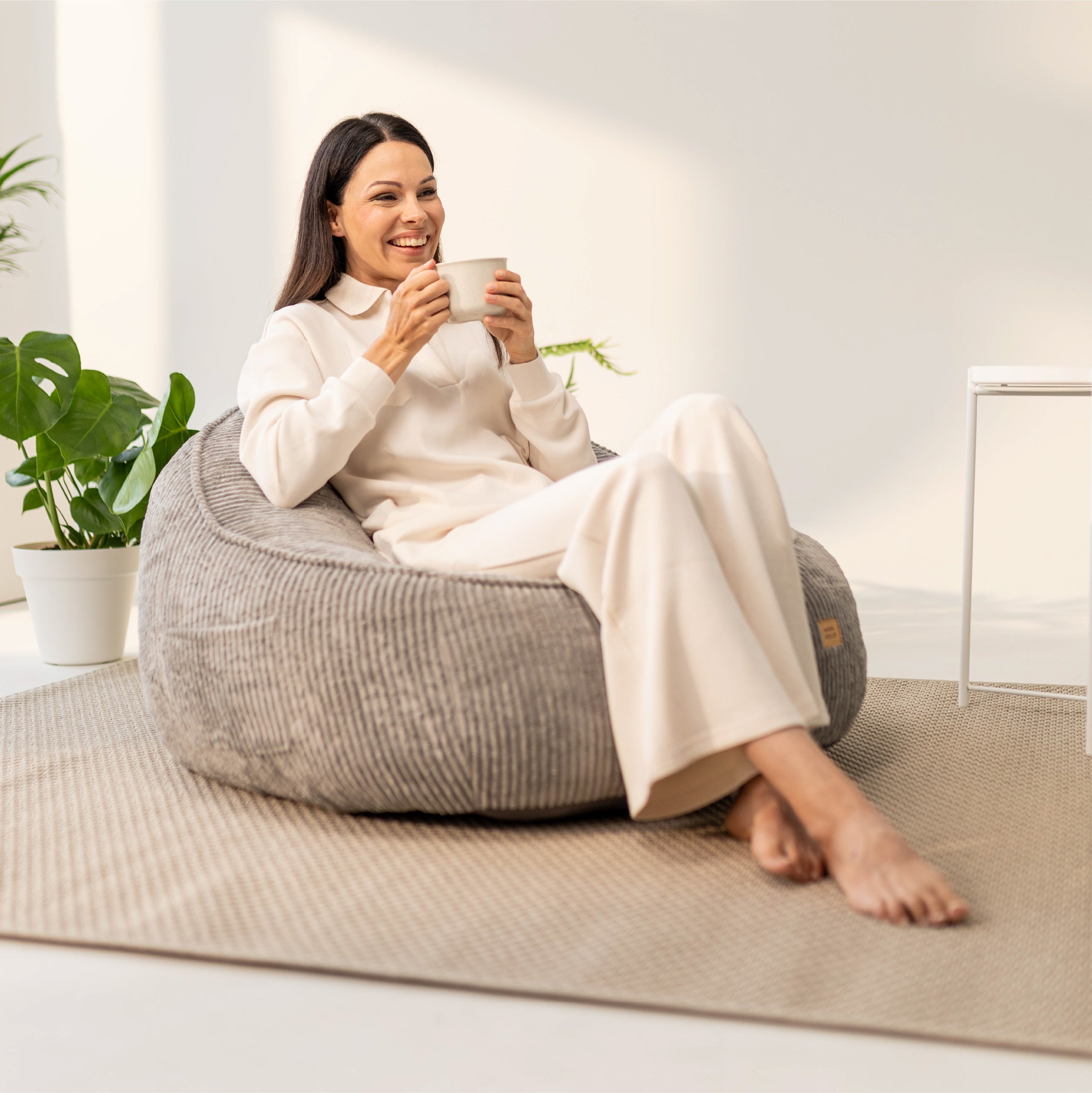 Křeslo puf s opěradlem manšestrové Mark Adler Comfy 4.0 Grey