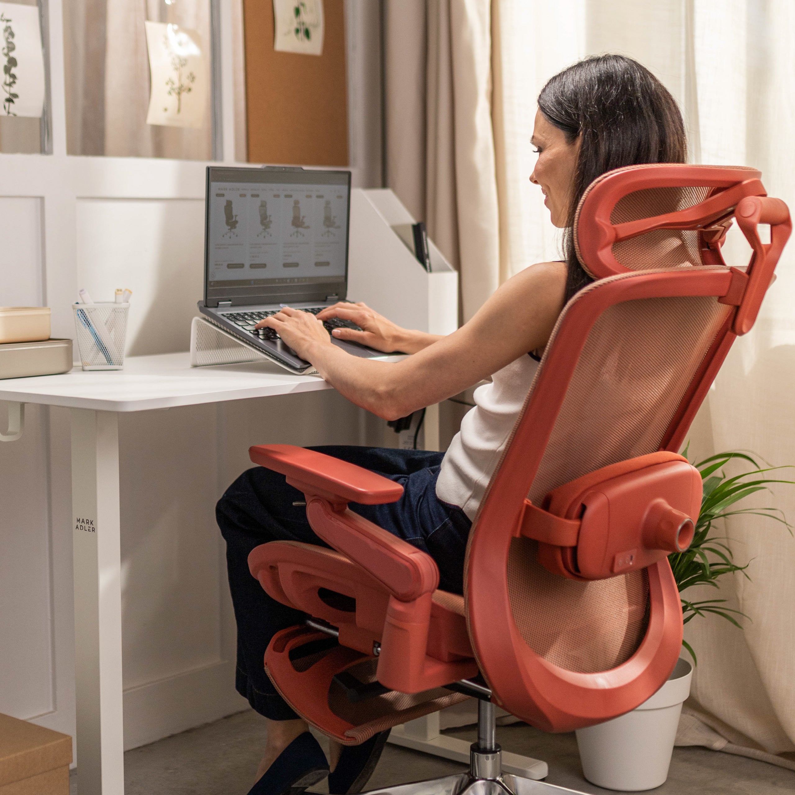 Ergonomické masážní křeslo Mark Adler Leadpro 8.7 Red