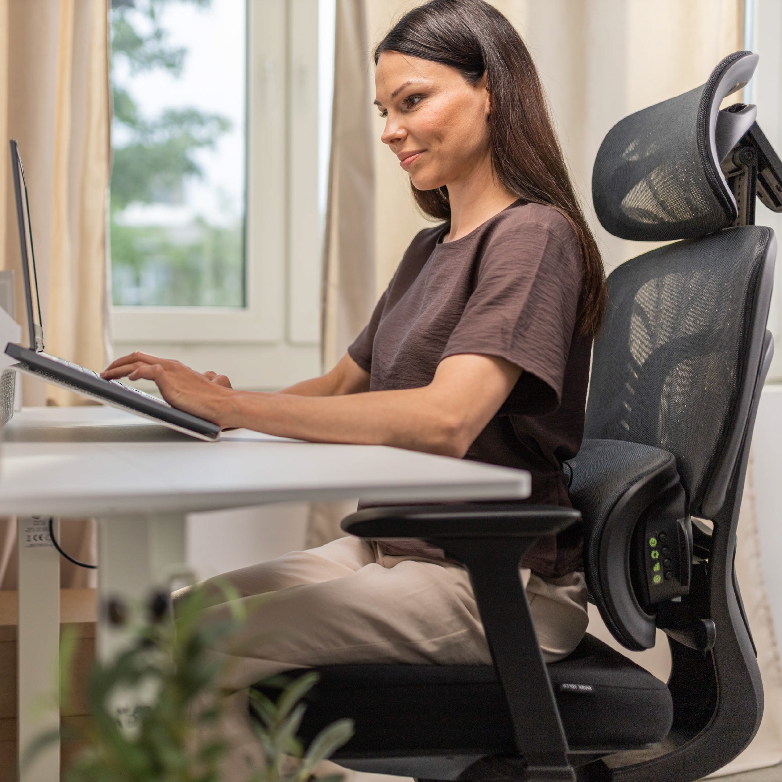 Ergonomické masážní křeslo Mark Adler Leadpro 8.7 Black
