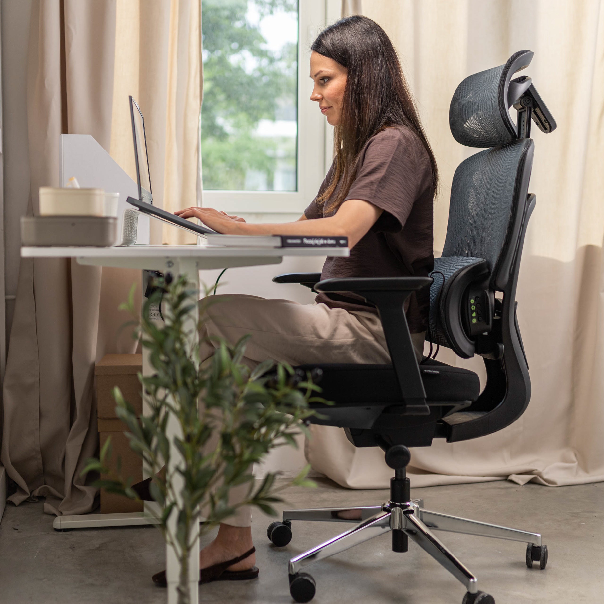Ergonomické masážní křeslo Mark Adler Leadpro 8.7 Black
